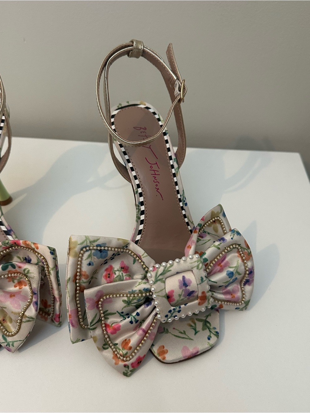 Betsey Johnson Denly - Natural Ditsy Sz 7 - Picture 3 of 4